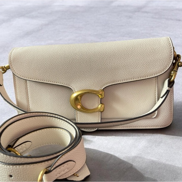 Coach Cream Shoulder Bag with Gold Hardware - Picture 2 of 10